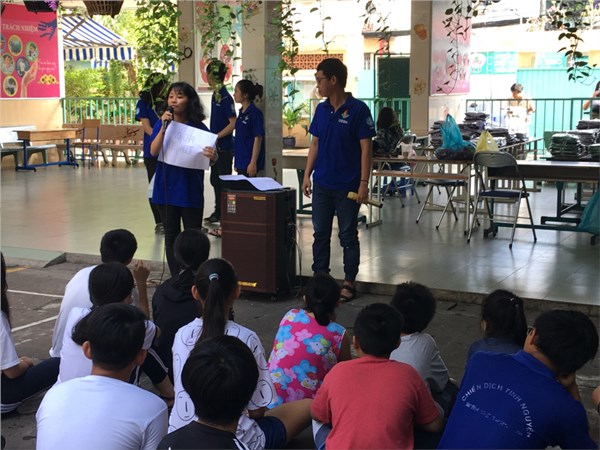 Sinh viên Đại học KHXH&NV tổ chức chuyên đề phân loại rác tại nguồn năm 2018